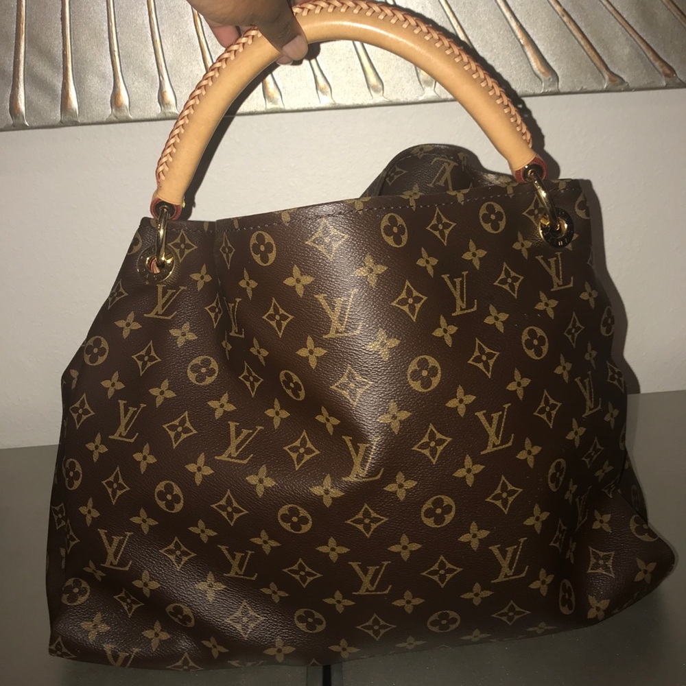 Louis Vuitton Artsy MM